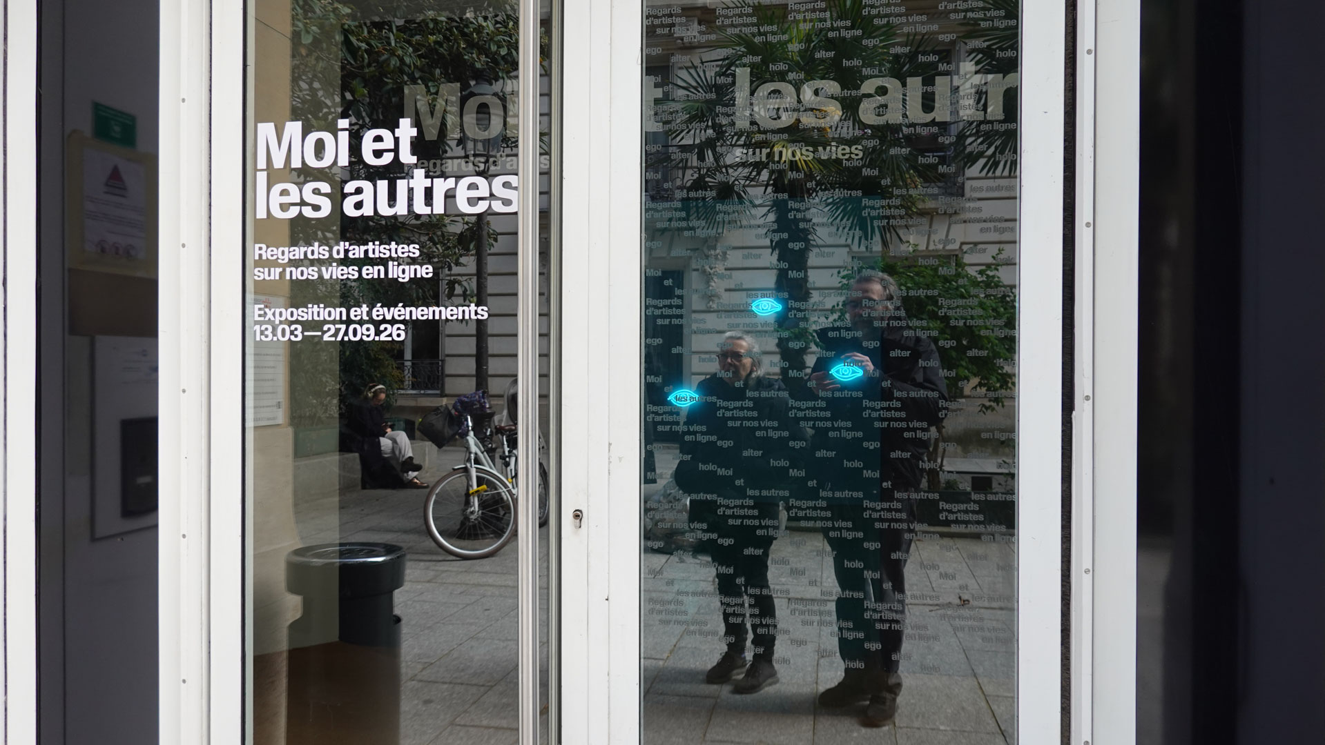 Moi et les autres, regards d’artistes sur nos vies en ligne